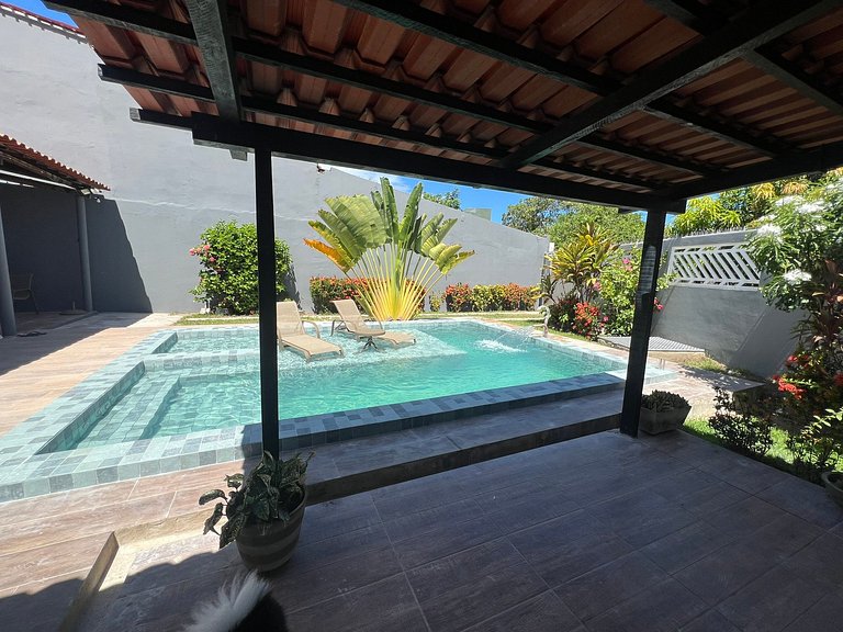 Casa de Praia:4 Quartos, 3 Suítes, Próximo a Praia