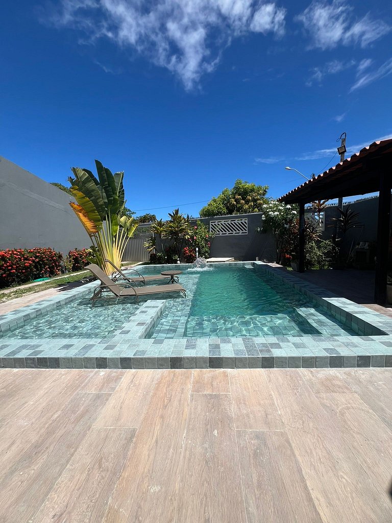 Casa de Praia:4 Quartos, 3 Suítes, Próximo a Praia