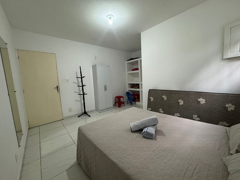 Casa de Praia:4 Quartos, 3 Suítes, Próximo a Praia